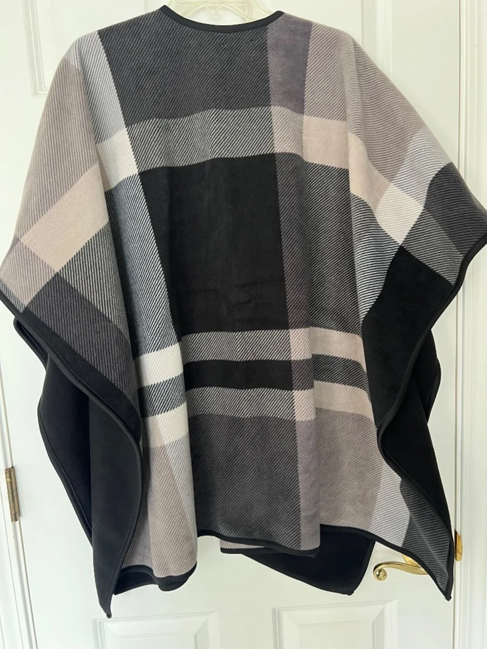 IKE BEHAR Reversible Plaid Wrap | One Size | Black & Gray Cozy Layer